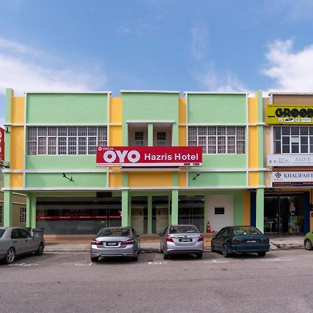 Oyo 89536 Hazris Hotel Batu Pahat Exterior photo